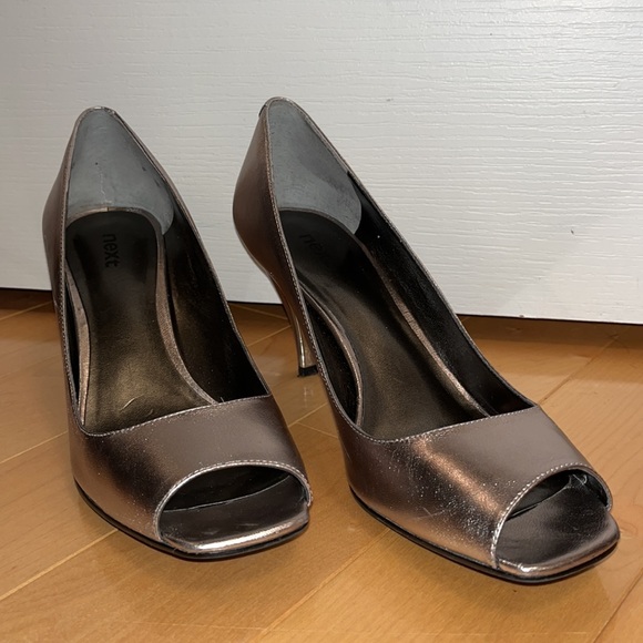 Silver heels - Picture 3 of 5